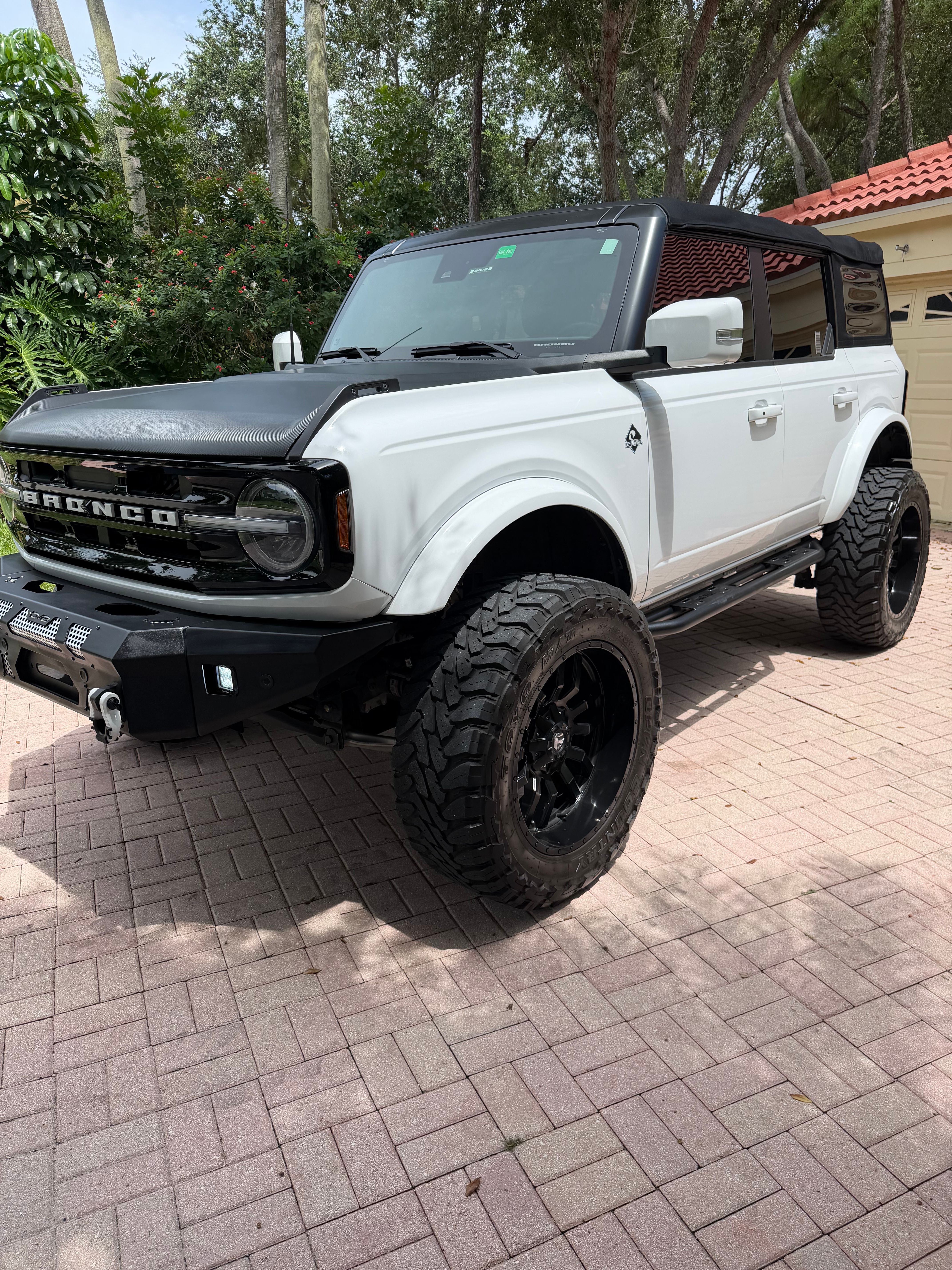 Used 2022 Ford Bronco Outer Banks AWD/4WD image 1