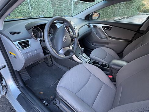 Used 2013 Hyundai Elantra GLS image 4