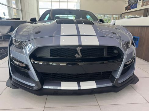 Used 2022 Ford Mustang Shelby GT500 w/ Carbon Fiber Track Pack RWD image 12