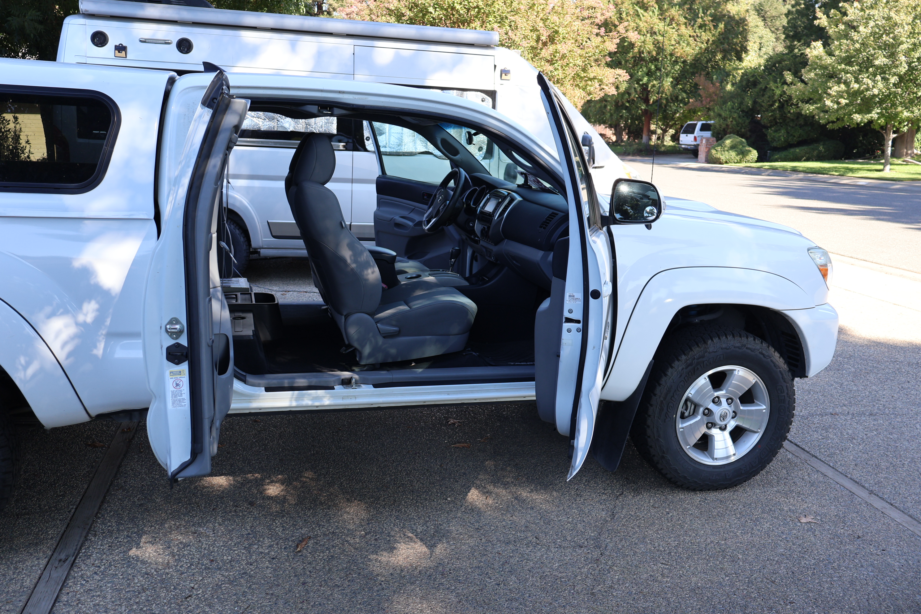 Used 2015 Toyota Tacoma PreRunner w/ TRD Sport Package RWD image 11