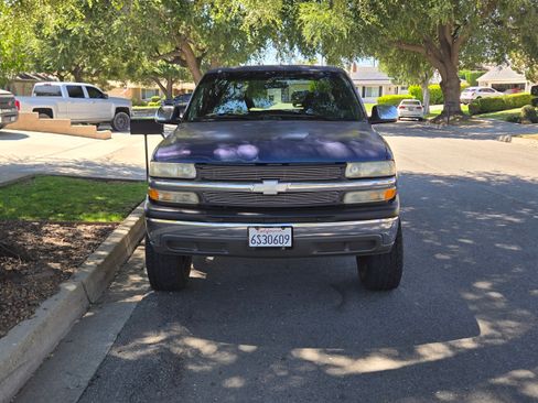 Used 2001 Chevrolet Silverado 1500 LS w/ Firm Ride Suspension Pkg image 2