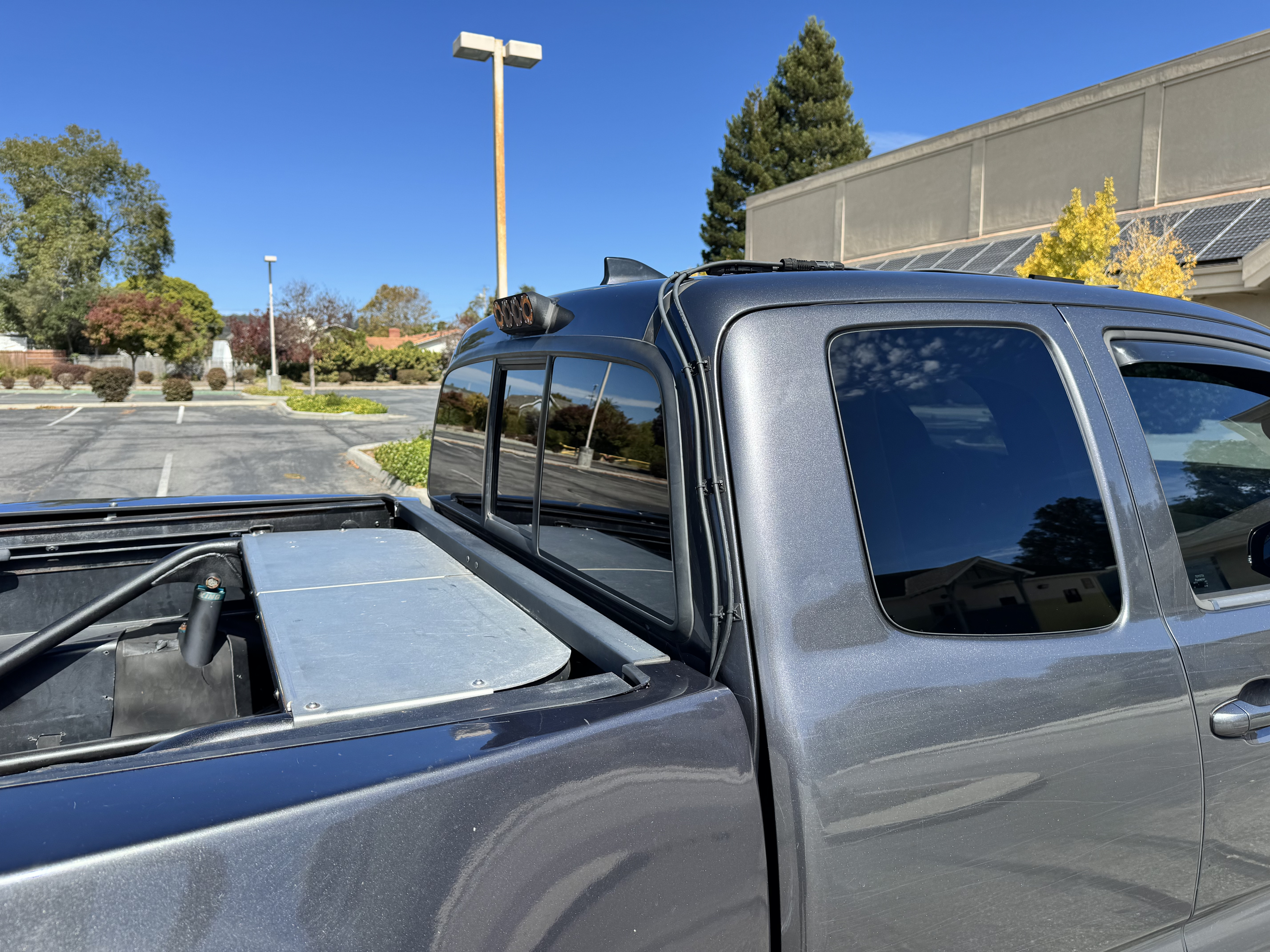 Used 2016 Toyota Tacoma TRD Off-Road w/ Premium & Technology Package AWD/4WD image 13