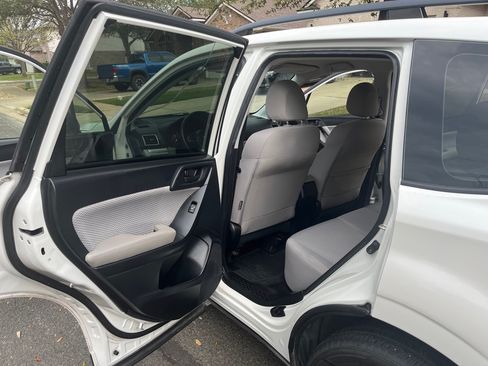 Used 2017 Subaru Forester 2.5i w/ Alloy Wheel Package AWD/4WD image 9