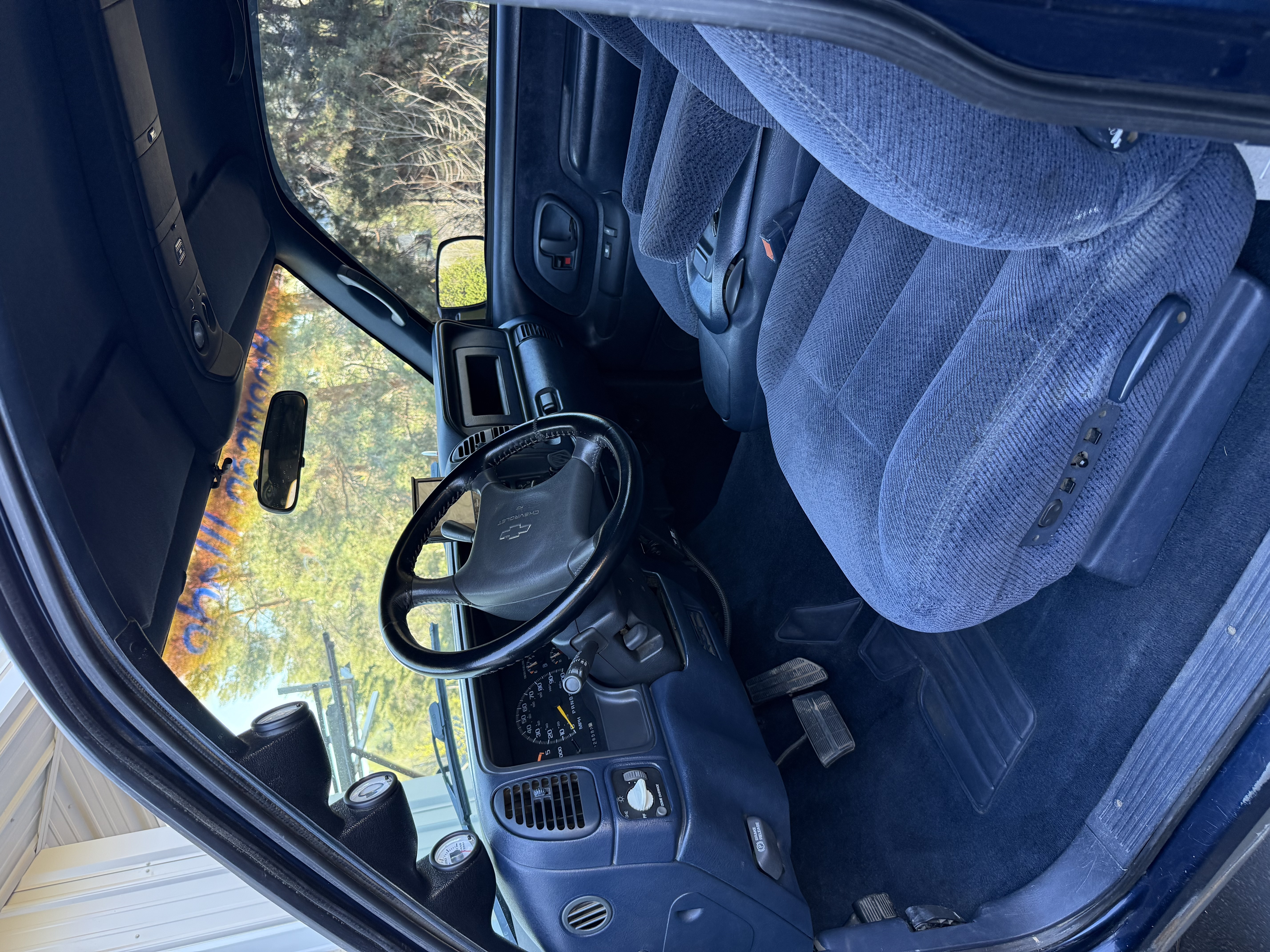 Used 1998 Chevrolet Silverado 2500 4x4 Extended Cab image 15