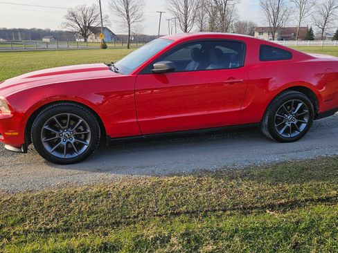 Used 2011 Ford Mustang Premium w/ 203A Rapid Spec Order Code image 11