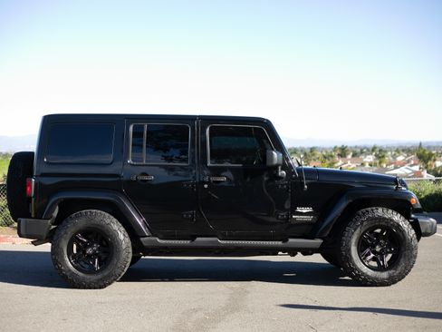 Used 2015 Jeep Wrangler Unlimited Sahara w/ Max Tow Package image 4