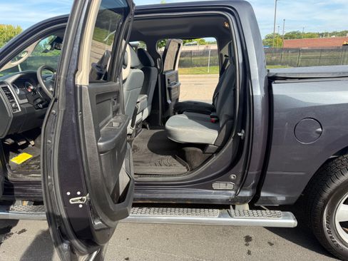 Used 2015 RAM 1500 Express AWD/4WD image 9