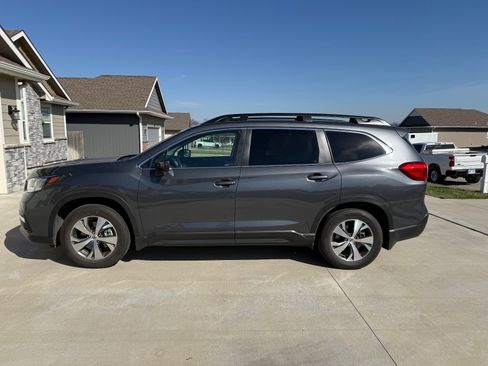 Used 2021 Subaru Ascent Premium w/ Convenience Package image 4