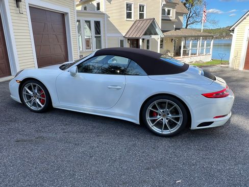 Used 2017 Porsche 911 Carrera 4S image 6