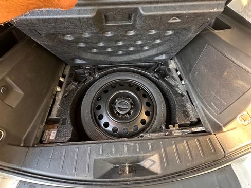 Used 2013 Chevrolet Equinox LT w/ Driver Convenience Package image 4