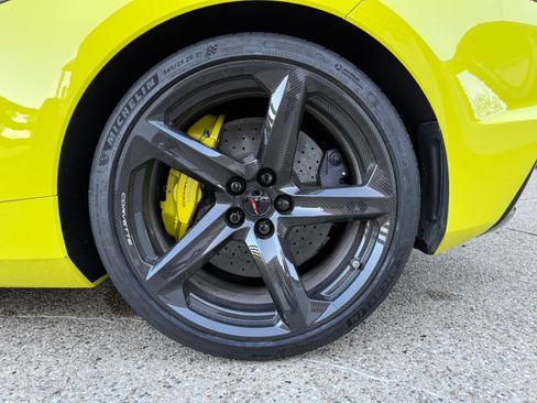 Used 2023 Chevrolet Corvette Z06 w/ Z07 Performance Package image 16