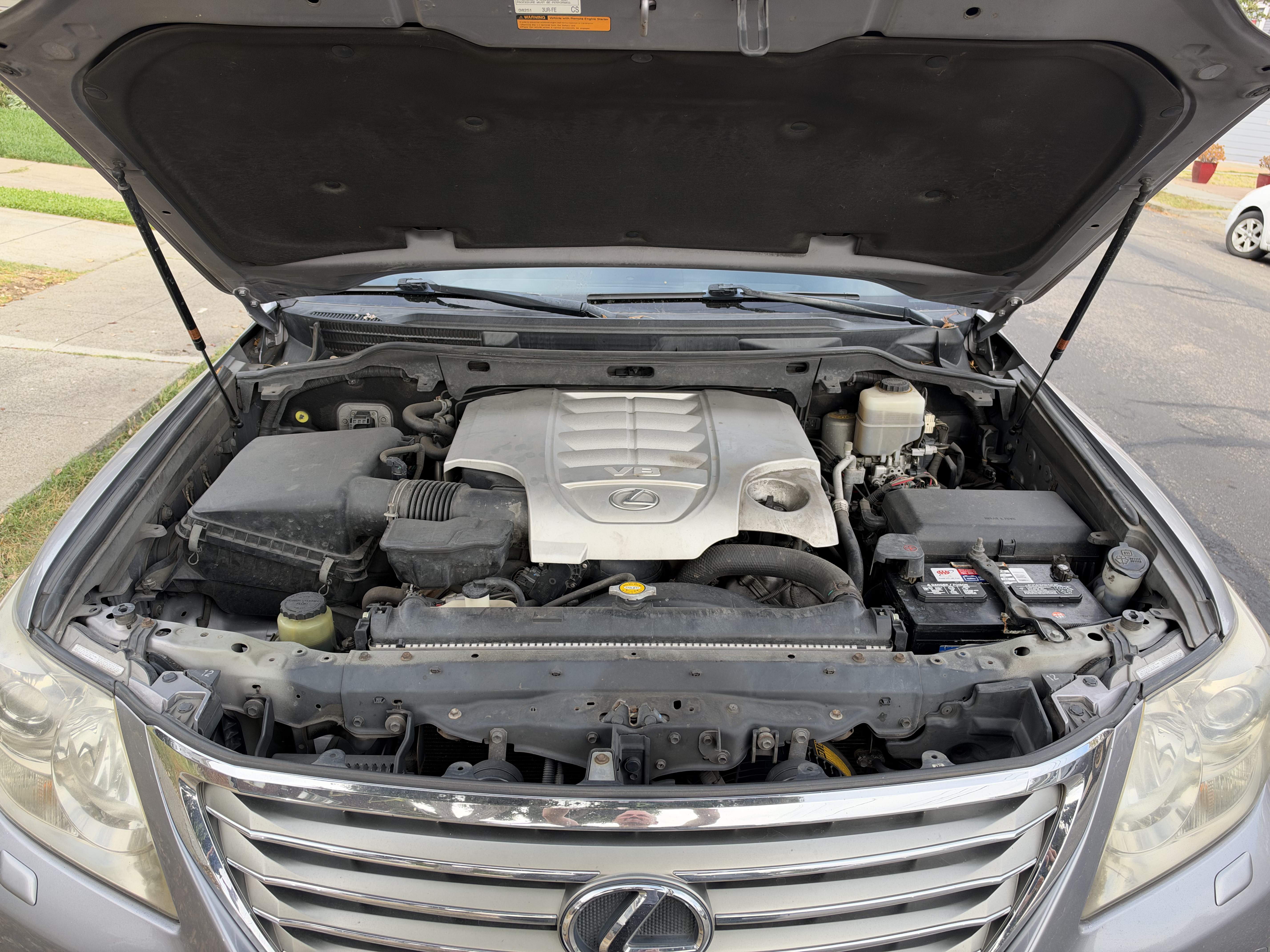 Used 2010 Lexus LX 570 4WD image 16