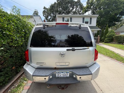 Used 2004 Nissan Armada LE AWD/4WD image 9