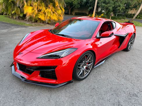 Used 2024 Chevrolet Corvette Z06 w/ Stealth Interior Trim Package image 4