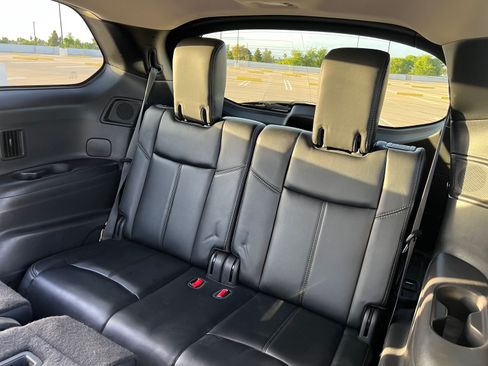 Used 2016 Nissan Pathfinder SL w/ SL Tech Package FWD image 31