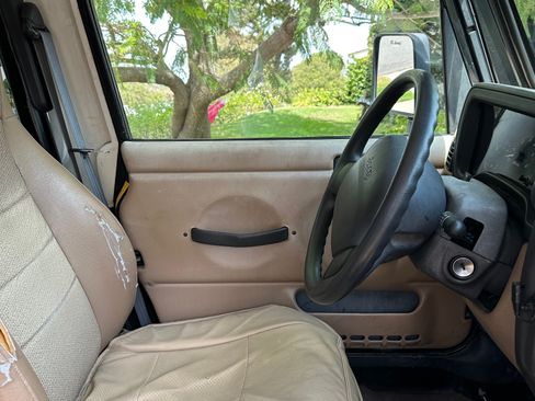 Used 1999 Jeep Wrangler SE AWD/4WD image 9