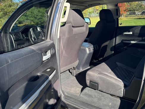 Used 2020 Toyota Tundra SR5 image 21