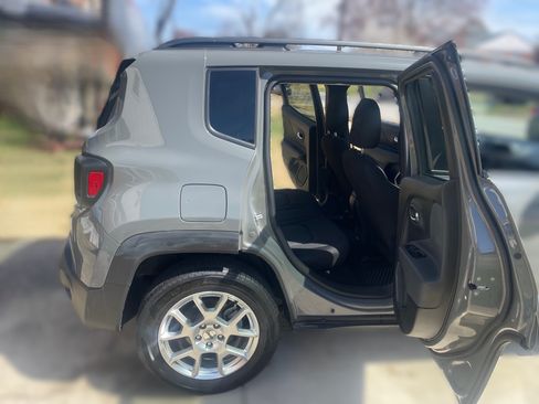 Used 2022 Jeep Renegade Sport w/ Sport Appearance Group image 9