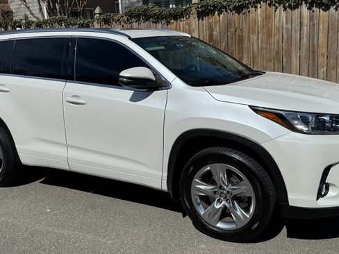 Used 2018 Toyota Highlander Limited image 4