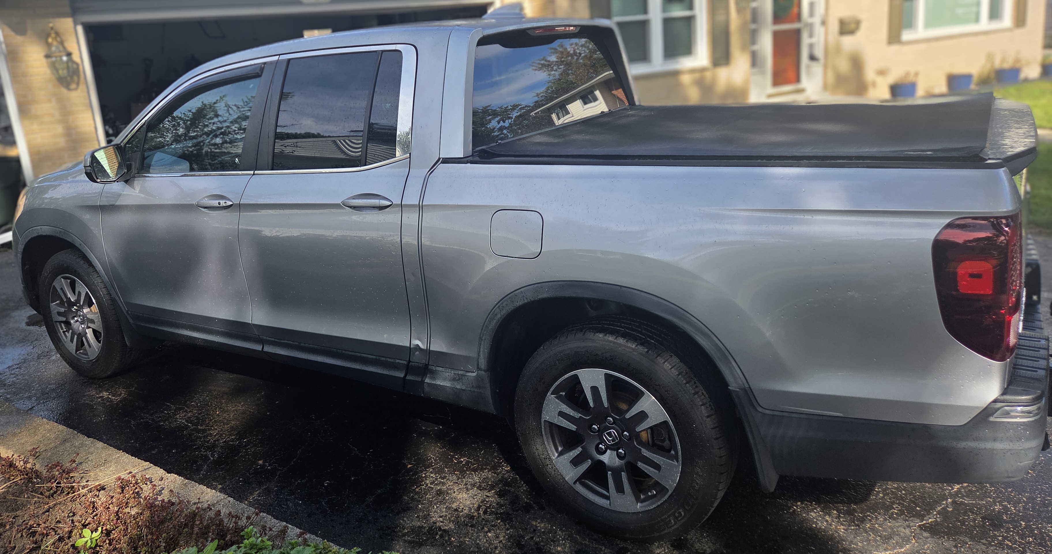 Used 2018 Honda Ridgeline RTL-T image 1