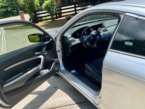 Used 2009 Honda Accord EX-L image 10