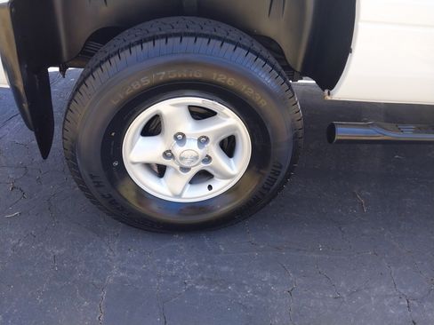 Used 1997 Dodge Ram 1500 Truck 4x4 Club Cab image 10