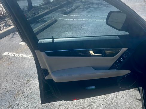 Used 2008 Mercedes-Benz C 350 Sport image 5