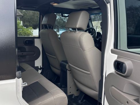 Used 2010 Jeep Wrangler Unlimited Sahara w/ Mopar Chrome Edition Group image 10