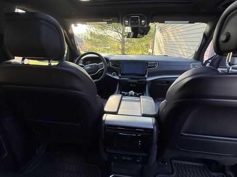 Used 2024 Jeep Wagoneer Series II w/ Convenience Group I image 21