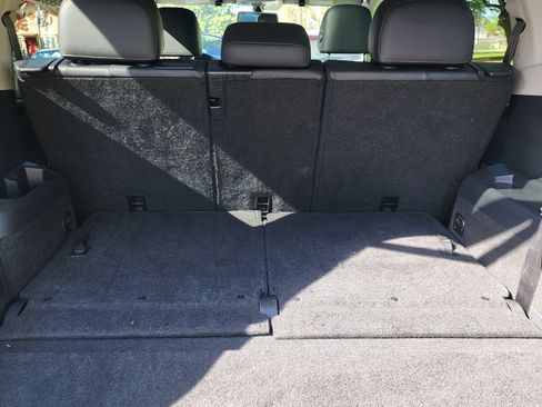 Used 2018 Volkswagen Tiguan SEL image 17