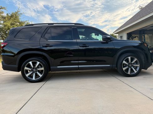 Used 2024 Honda Pilot Elite image 6