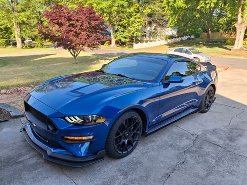 Used 2018 Ford Mustang Coupe w/ Ecoboost Performance Package image 13