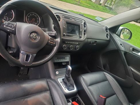 Used 2017 Volkswagen Tiguan SEL FWD image 6