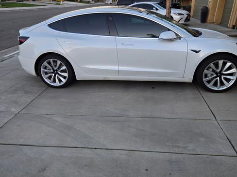 Used 2020 Tesla Model 3 Long Range image 6