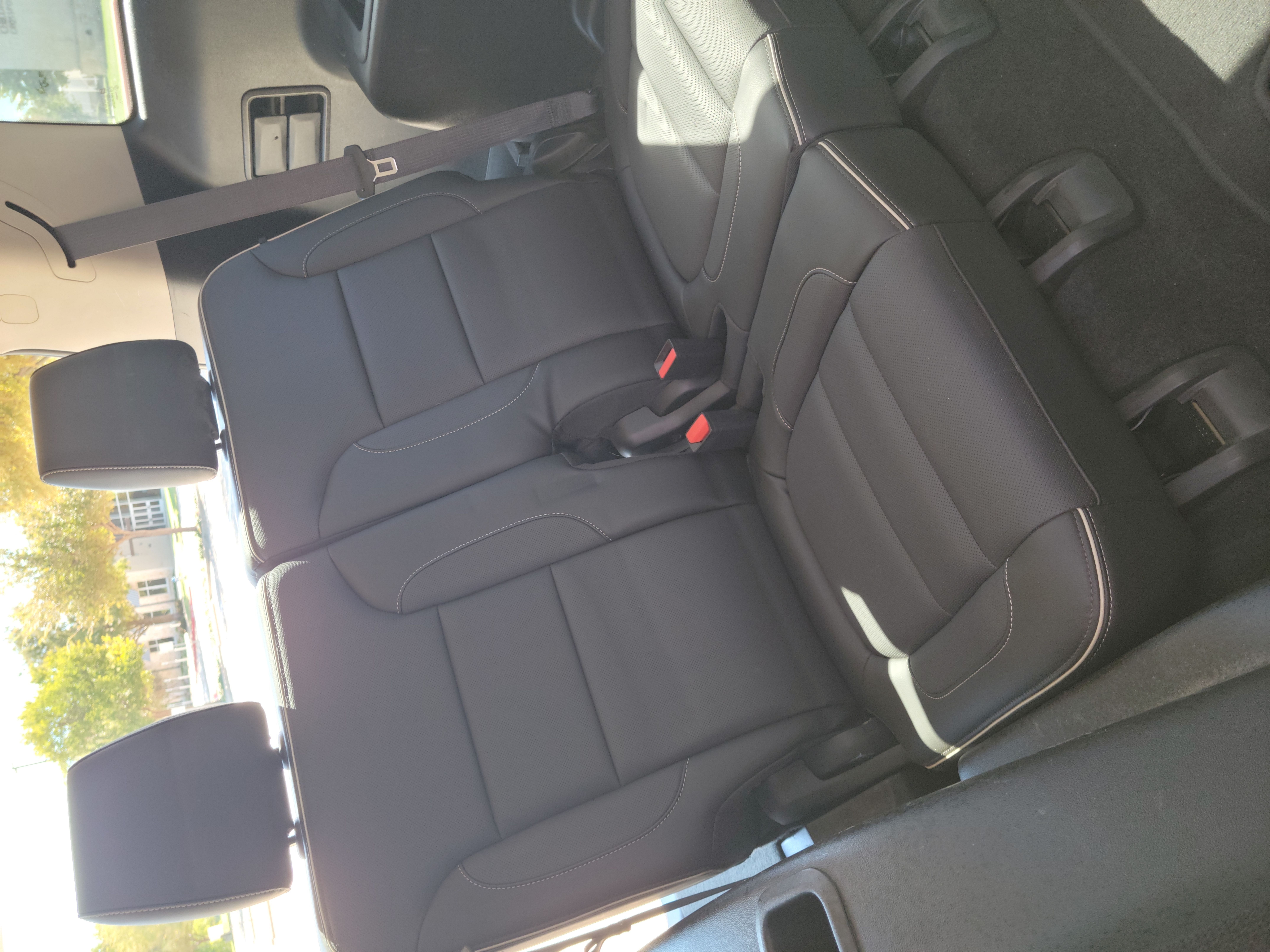 Used 2017 GMC Acadia Denali w/ Technology Package FWD image 5