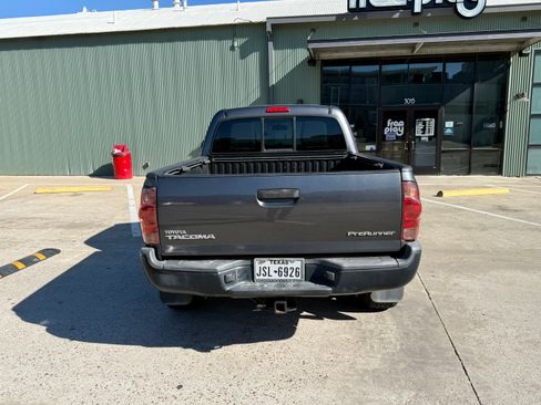 Used 2014 Toyota Tacoma PreRunner w/ Convenience Package image 5