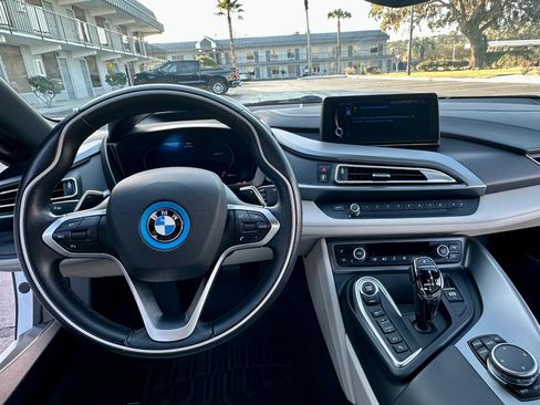 Used 2015 BMW i8 image 6
