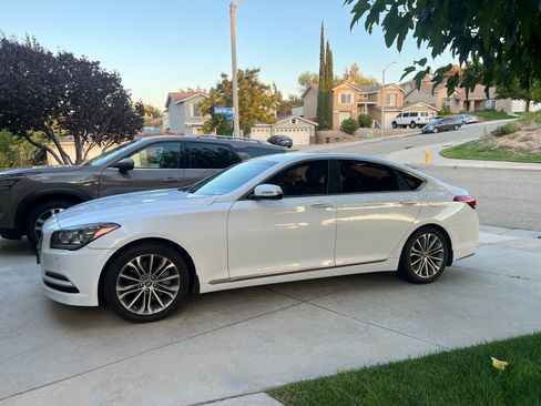 Used 2015 Hyundai Genesis 3.8 RWD image 12