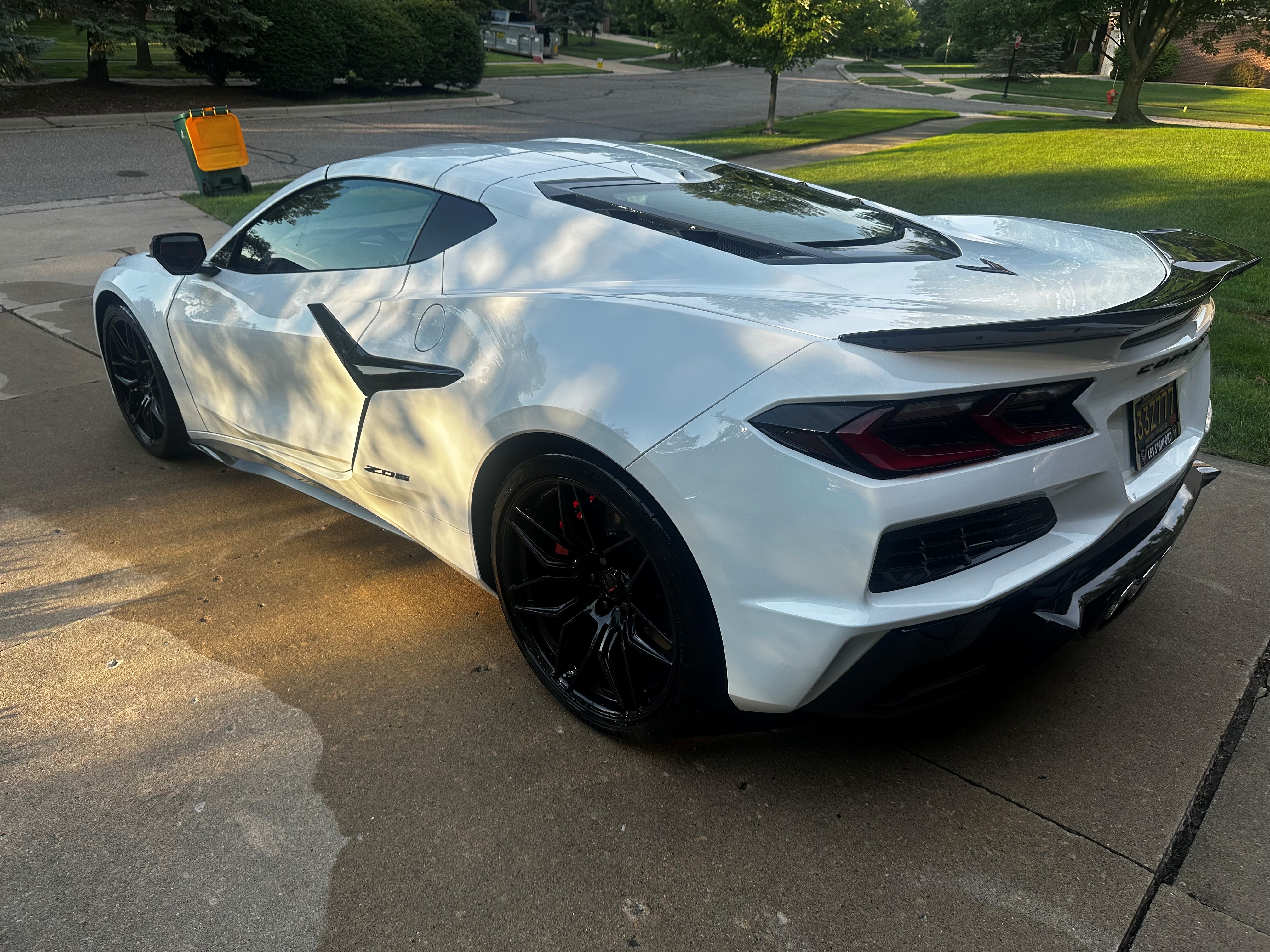 Used 2025 Chevrolet Corvette Z06 w/ Stealth Interior Trim Package RWD image 4