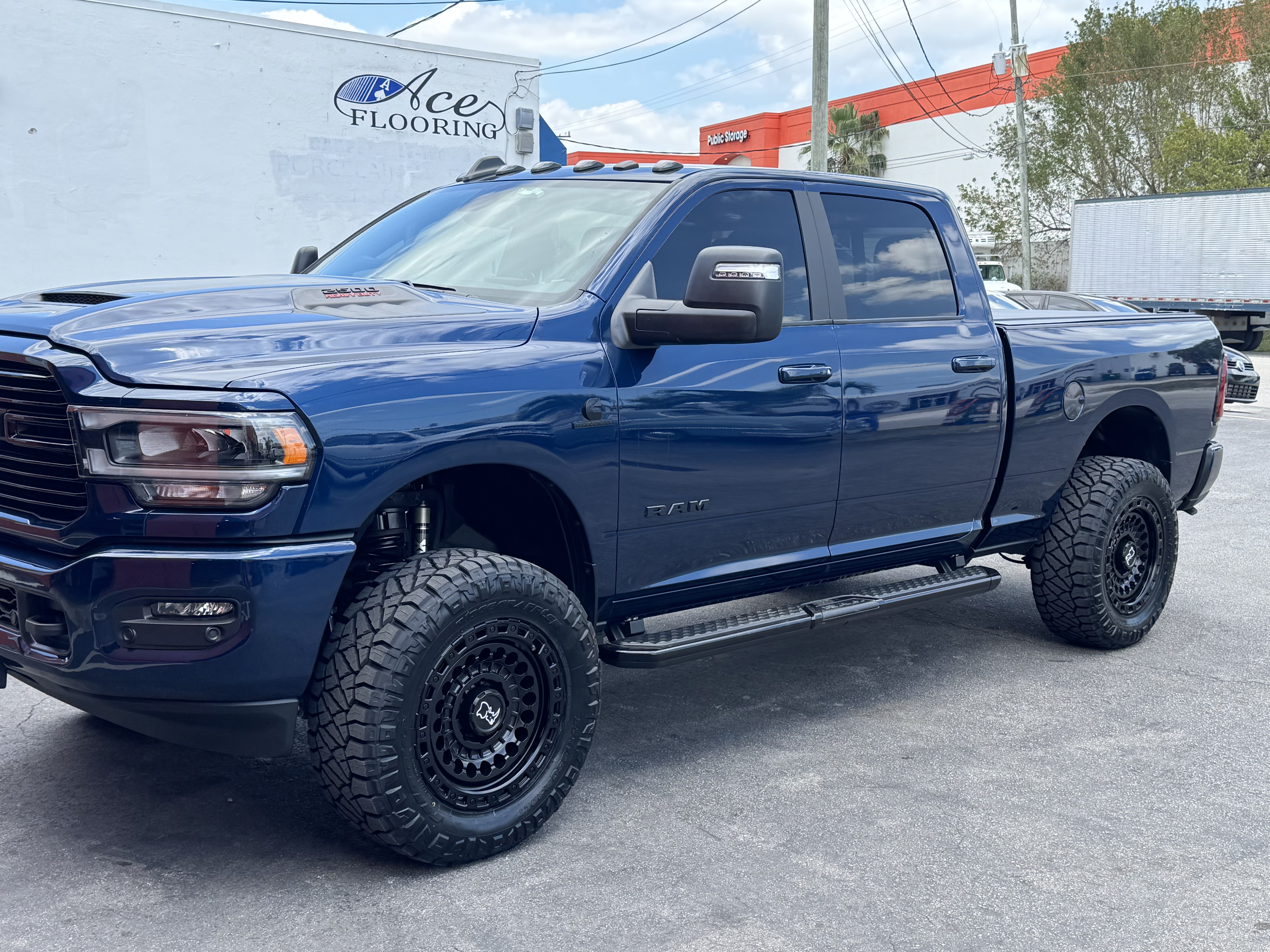Used 2024 RAM 2500 Laramie w/ Night Edition AWD/4WD image 2