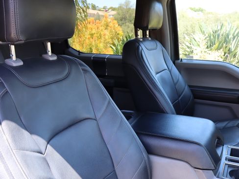 Used 2018 Ford F150 XLT w/ Equipment Group 302A Luxury AWD/4WD image 18