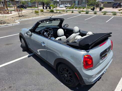 Used 2017 MINI Cooper S image 10