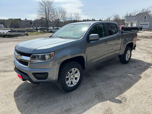 Used 2018 Chevrolet Colorado LT AWD/4WD image 2