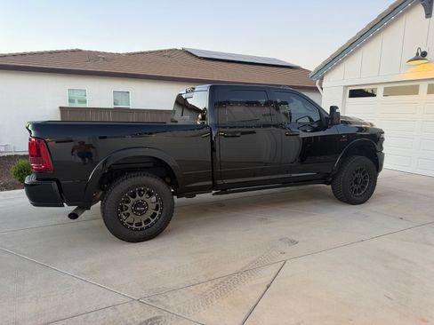 Used 2025 RAM 2500 Limited AWD/4WD image 8