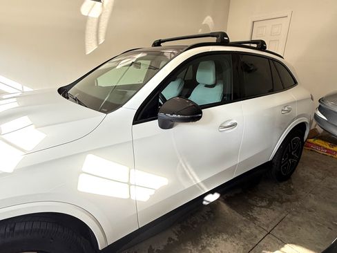 Used 2023 Mercedes-Benz GLC 300 4MATIC image 1