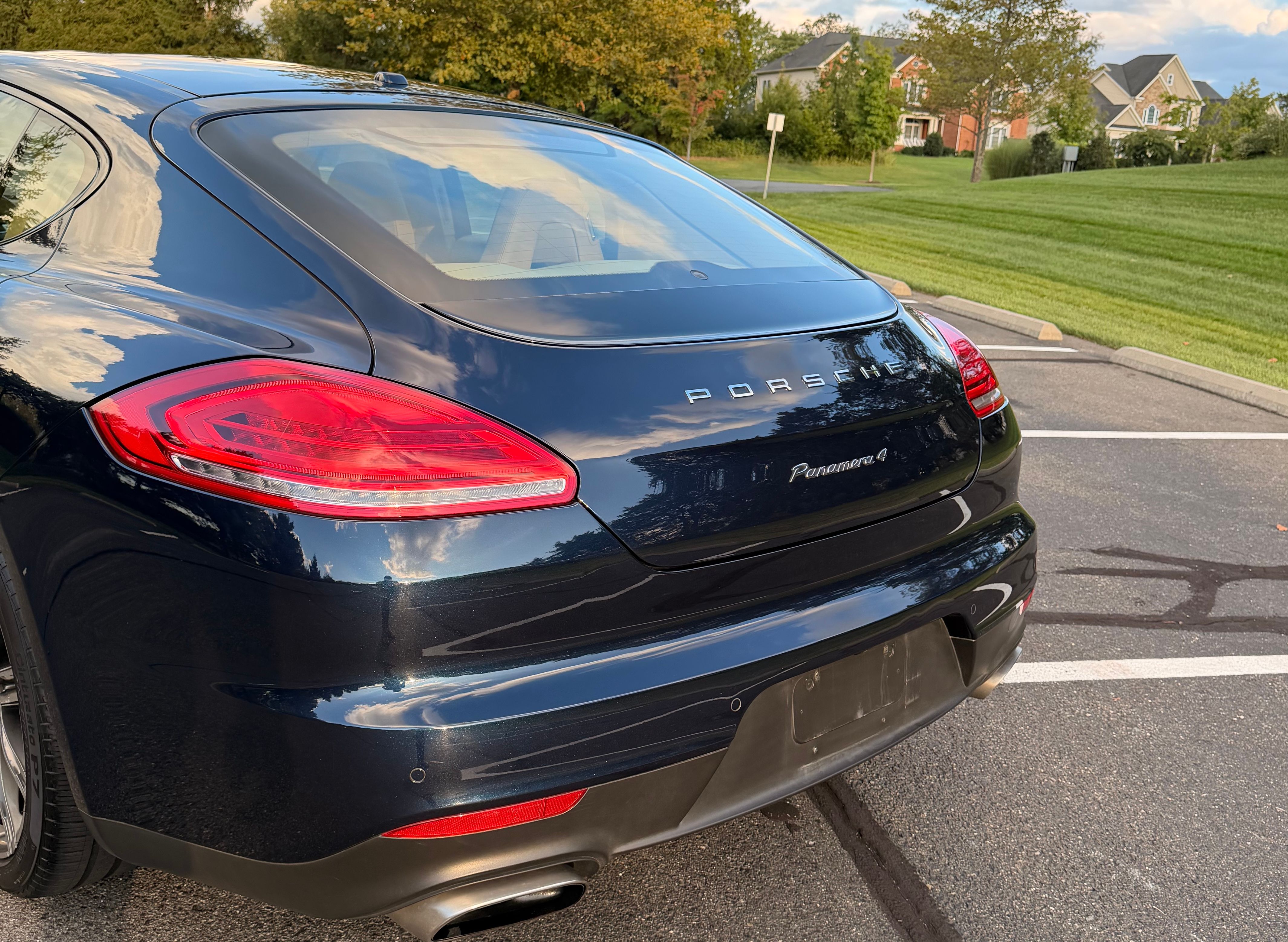 Used 2016 Porsche Panamera 4 Edition AWD/4WD image 8