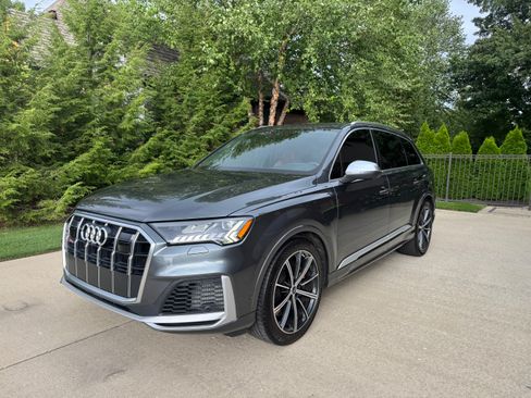 Used 2022 Audi SQ7 Premium Plus w/ SQ7 Executive Package AWD/4WD image 1