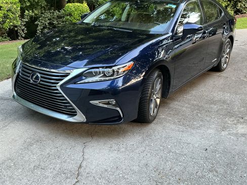 Used 2018 Lexus ES 300h FWD image 1