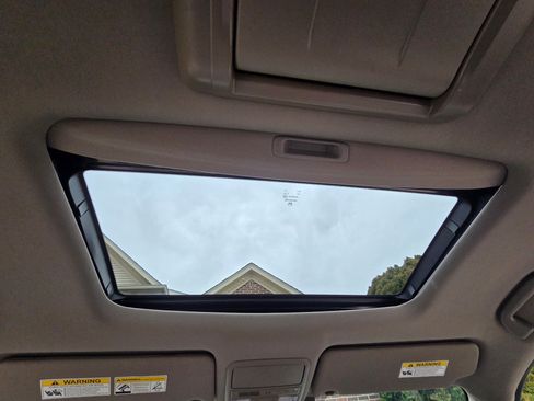 Used 2017 Honda Pilot Touring image 12