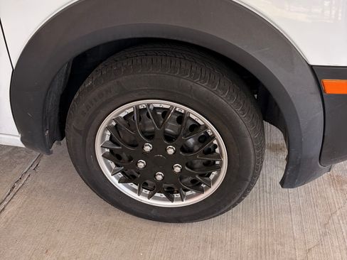 Used 2012 Ford Transit Connect XL image 2